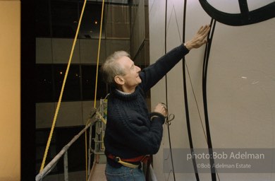 From Mural with Blue Brushstroke. New York City, 1985-86photo©Bob Adelman estate. Artwork©Estate of Roy Lichtenstein.
