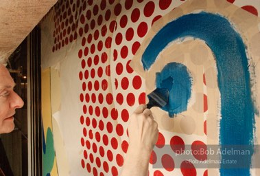 From Mural with Blue Brushstroke. New York City, 1985-86photo©Bob Adelman estate. Artwork©Estate of Roy Lichtenstein.