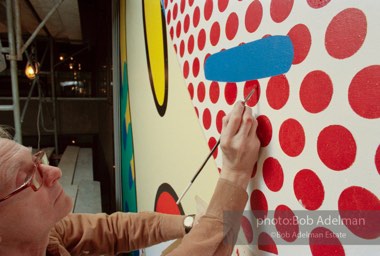 From Mural with Blue Brushstroke. New York City, 1985-86photo©Bob Adelman estate. Artwork©Estate of Roy Lichtenstein.