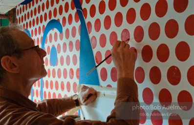 From Mural with Blue Brushstroke. New York City, 1985-86photo©Bob Adelman estate. Artwork©Estate of Roy Lichtenstein.