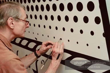 From Mural with Blue Brushstroke. New York City, 1985-86photo©Bob Adelman estate. Artwork©Estate of Roy Lichtenstein.