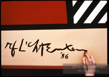 From Mural with Blue Brushstroke. New York City, 1985-86photo©Bob Adelman estate. Artwork©Estate of Roy Lichtenstein.