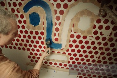 From Mural with Blue Brushstroke. New York City, 1985-86photo©Bob Adelman estate. Artwork©Estate of Roy Lichtenstein.