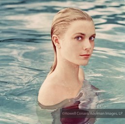 The photo of Grace emerging
from underwater appeared on
the cover of the June 24, 1955
issue of Collier’s.Jamaica, 1955.
